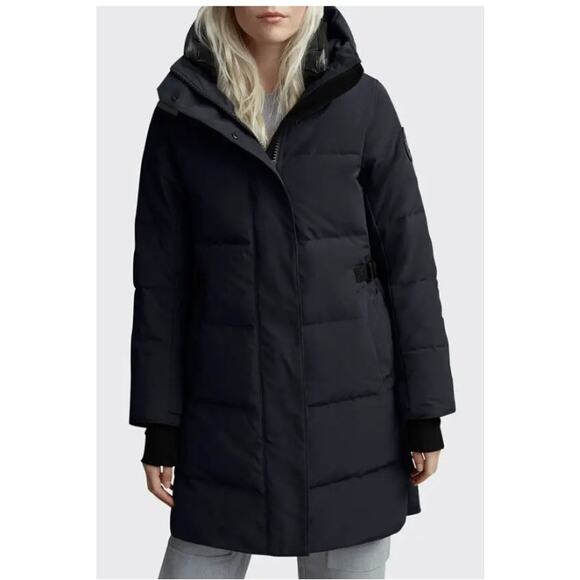 Canada Goose Bennett Parka in Navy & Black - Picture 3 of 16